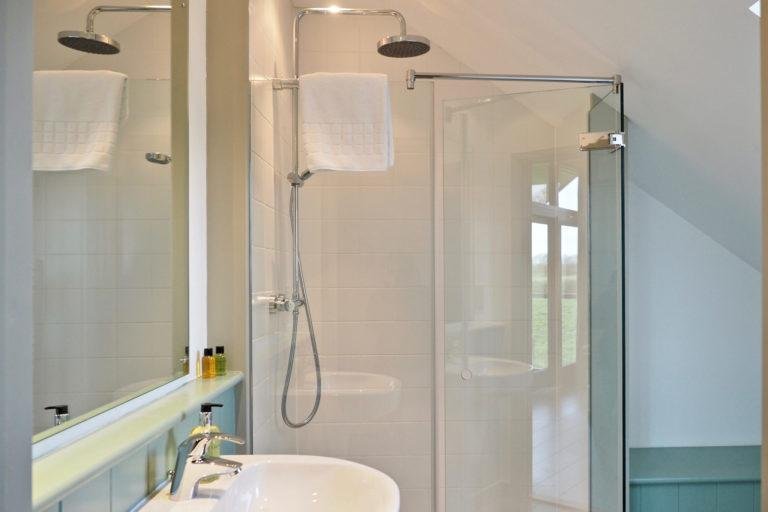 The Lodge - Upstairs en-suite