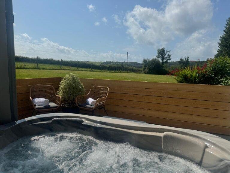 The Lodge - Private Hot Tub